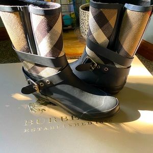 COPY - Burberry Holloway Check- Buckle Rainboots